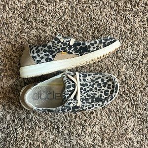 Hey dudes women’s size 5